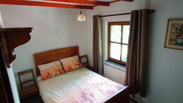 4 Schlafzimmer, Reisekinderbett, WLAN, Bettwäsche