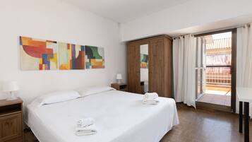 2 slaapkamers, een strijkplank/strijkijzer, gratis wifi, beddengoed