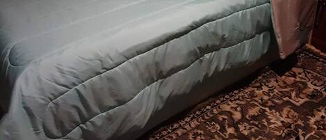 1 chambre, bureau, fer et planche à repasser, accès au Wi-Fi (inclus)