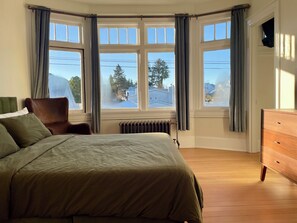 4 Schlafzimmer, Schreibtisch, Bügeleisen/Bügelbrett, kostenloses WLAN