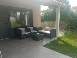 Terrace/patio - COZY GUEST HOUSE (BUEU)