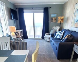 Smart TV - Oceanfront Corner Unit with Pool & Direct Beach Access (North Myrtle Beach)