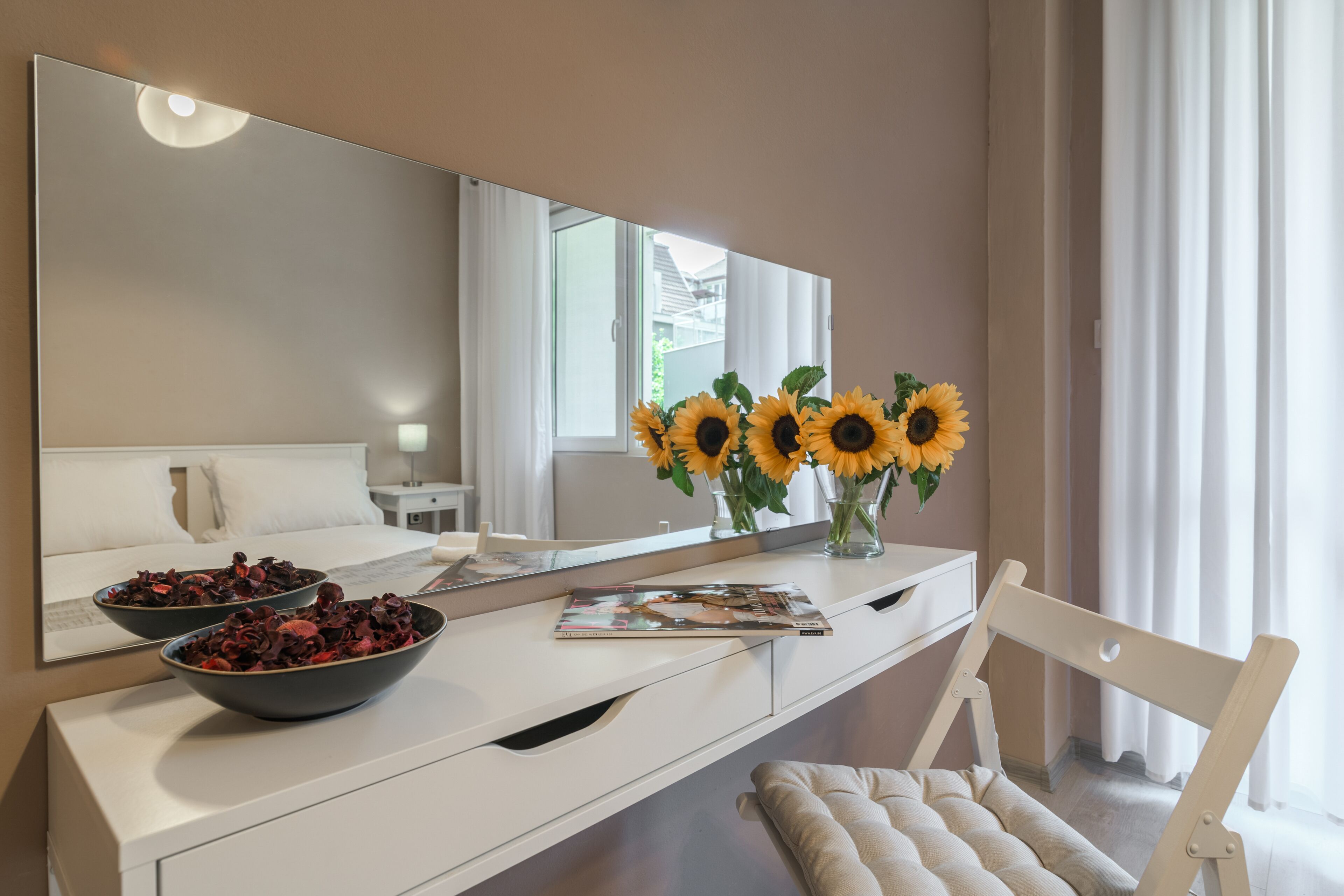 2 bedrooms, desk, iron/ironing board, free WiFi