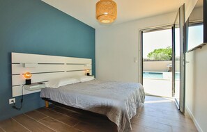 3 bedrooms, iron/ironing board, travel crib, free WiFi - Stunning home in Cléon d' Andran (Cléon d' Andran)