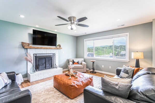 Smart-TV, Kamin, Drucker