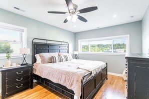 3 Schlafzimmer, Schreibtisch, Bügeleisen/Bügelbrett, kostenloses WLAN