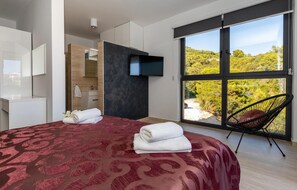 4 Schlafzimmer, Reisekinderbett, kostenloses WLAN, Bettwäsche