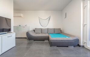 TV - Lovely apartment in Kustici, Novalja (Kustici, Novalja)