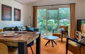 Smart TV - Amazing home in Vorden with kitchen (Vorden)