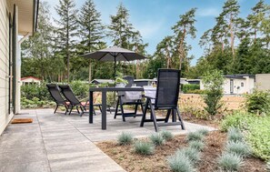 Outdoor dining - Amazing home in Vorden with kitchen (Vorden)