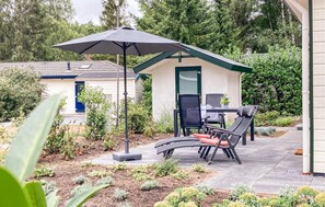 Outdoor dining - Amazing home in Vorden with kitchen (Vorden)