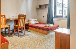 8 quartos, Wi-Fi de cortesia, roupa de cama