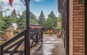 Terrace/patio - Nice home in Raciaski Mlyn (Raciaski Mlyn)