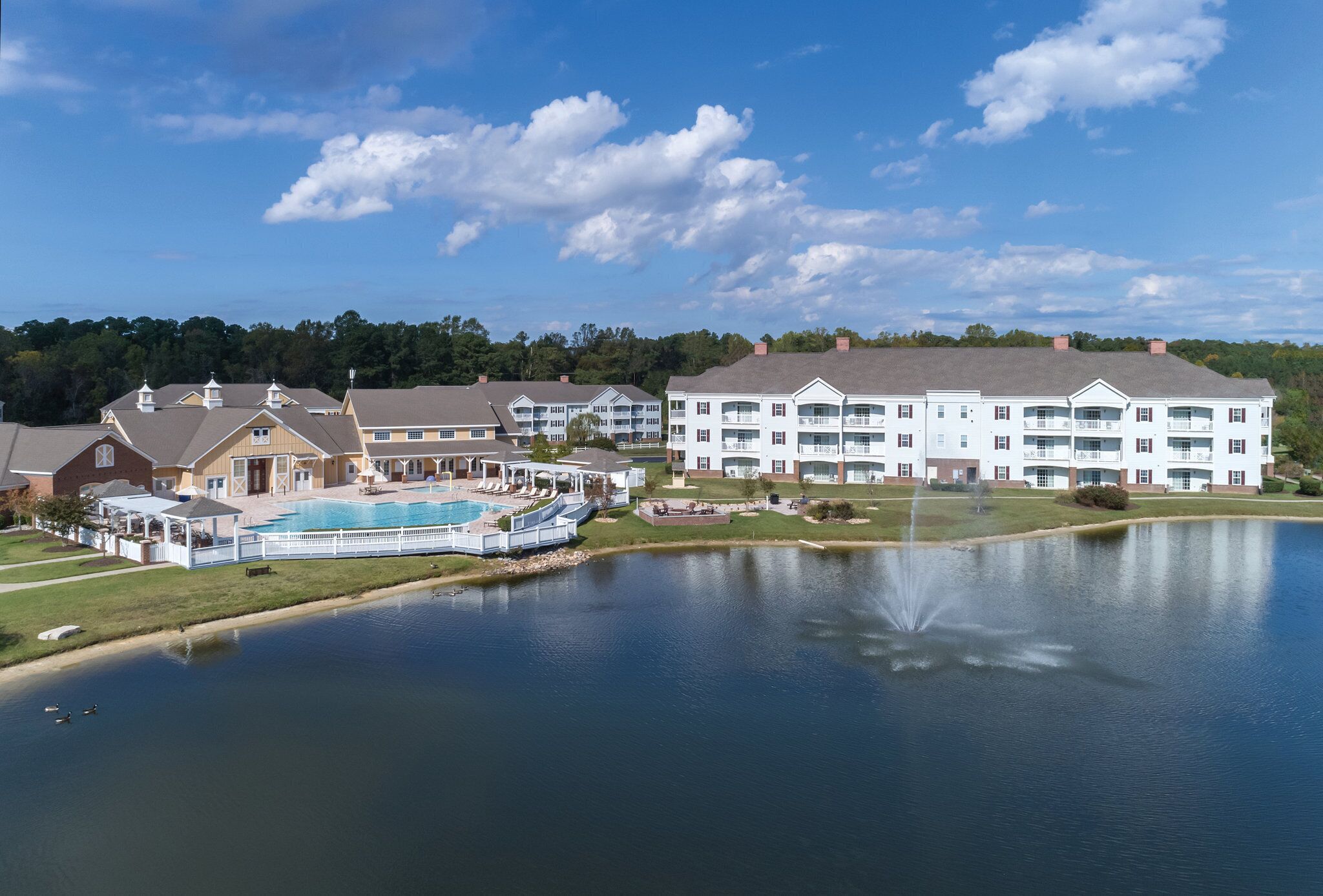 2 Bedroom Family-Friendly near Historic Williamsburg, Theme Parks