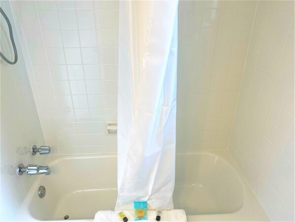 Combined shower/bathtub