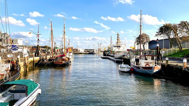 A marina with various boats docked along the water. - Awesome apartment in Büsum with sauna (Büsum)