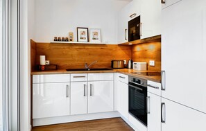 Kühlschrank, Herdplatte, Geschirrspüler