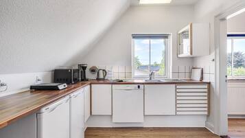 Køleskab, ovn, kogeplade, opvaskemaskine