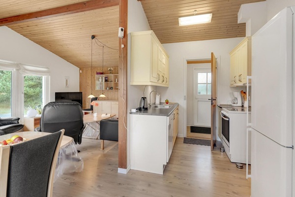 Réfrigérateur, plaque de cuisson, lave-vaisselle, cafetiÚre/bouilloire