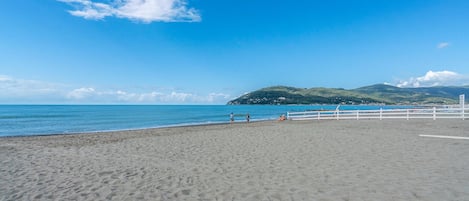 Plage à proximité, pêche sur place