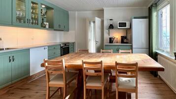 Réfrigérateur, four, plaque de cuisson, lave-vaisselle