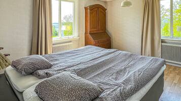 4 Schlafzimmer, Bügeleisen/Bügelbrett, Reisekinderbett, kostenloses WLAN