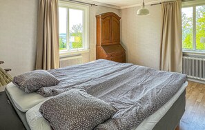 4 chambres, fer et planche à repasser, lit parapluie, Wi-Fi gratuit