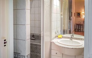 Douche, séchoir à cheveux