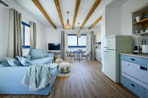 TV - Authentic Beachfront Apartment (Nahariyya)