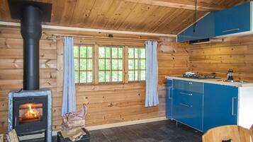 Stovetop, coffee/tea maker, cookware/dishes/utensils