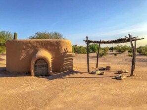 Unclassified image, 3 of 31, button