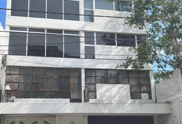 Fachada de la propiedad