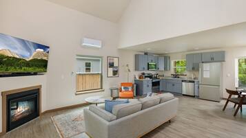 智能电视、壁炉