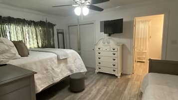1 dormitorio, tabla de planchar con plancha, wifi gratis y ropa de cama