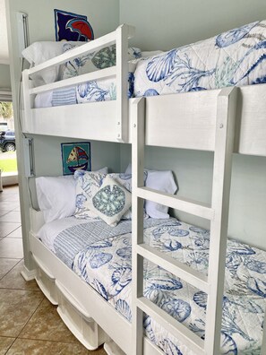 1 slaapkamer, een strijkplank/strijkijzer, gratis wifi, beddengoed