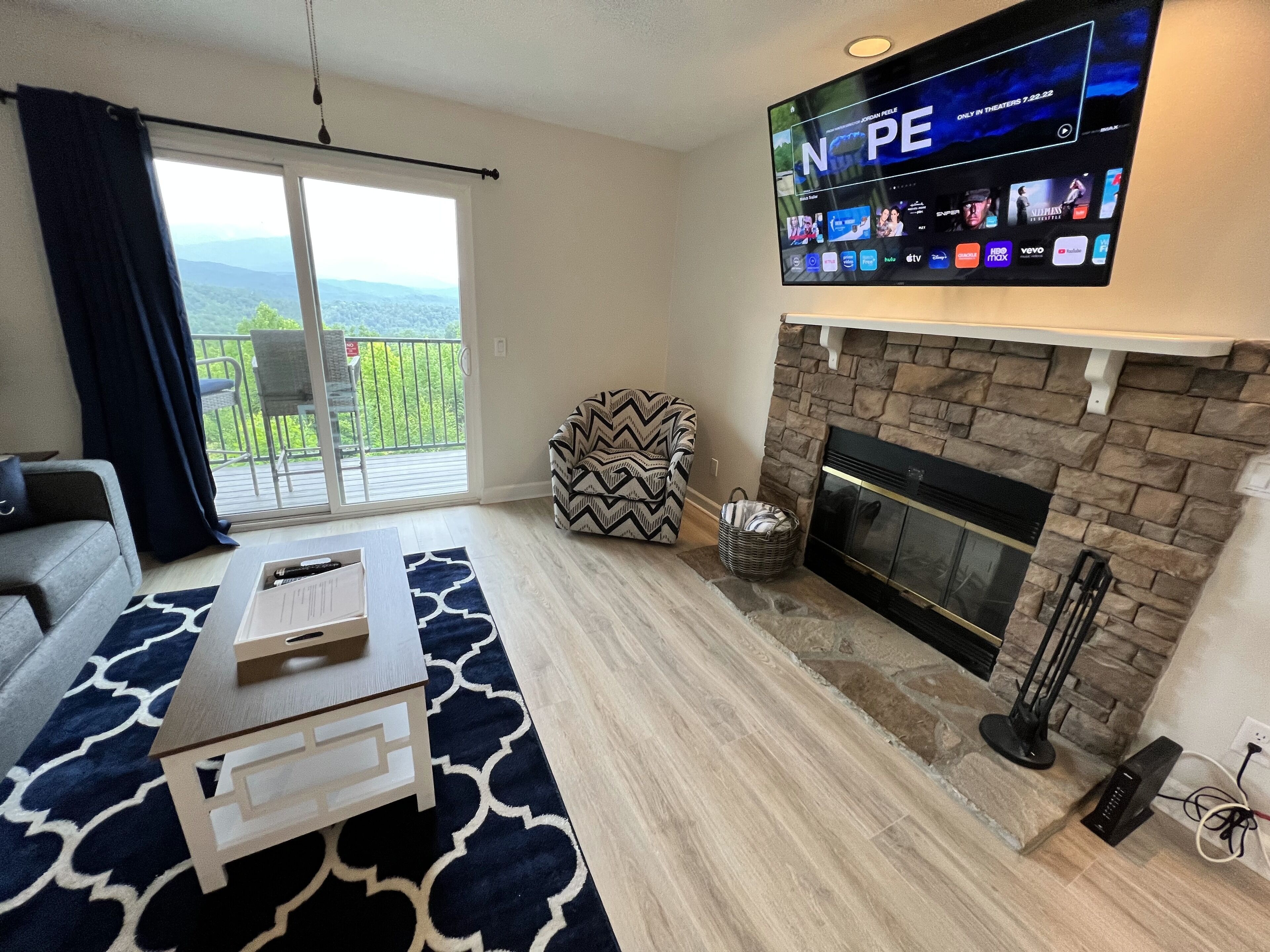 TV connectée, cheminée