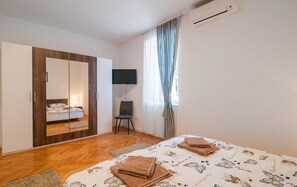 4 chambres, lit parapluie, Wi-Fi gratuit, draps fournis