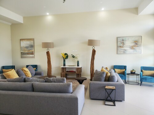 Cheerful Vacation Home 