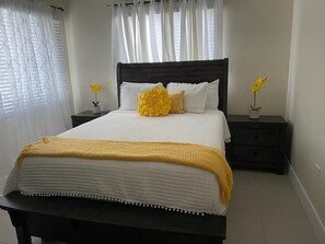 2 soverom, strykejern/-brett, wi-fi (inkludert) og sengetøy