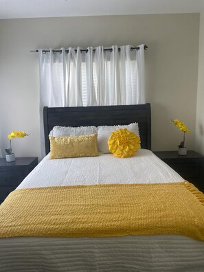 2 chambres, fer et planche à repasser, accès au Wi-Fi (inclus)