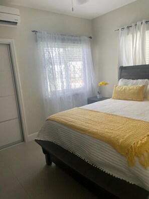 3 bedrooms, iron/ironing board, free WiFi, bed sheets