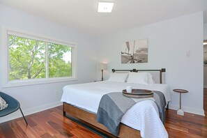 10 bedrooms, desk, iron/ironing board, travel cot