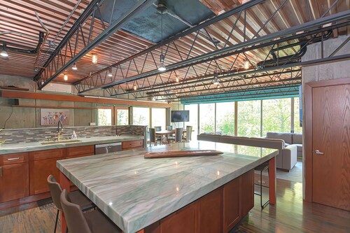 Secluded 20 acre 10BR ultra contemporary retreat