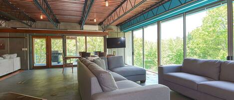 Smart TV, fireplace, video games, ping pong