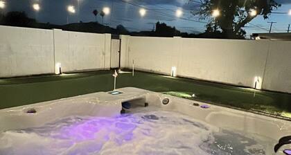 OldTown Scottsdale Sleeps 14 HotTub+Grill+MiniGolf+CornHole