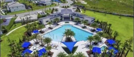 Outdoor pool, a heated pool