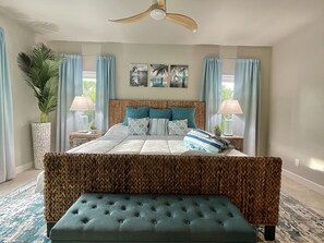 3 habitaciones, escritorio y tabla de planchar con plancha 