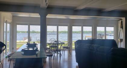 WATERFRONT house on Buckeye Lake Ohio with Boat Dock Available