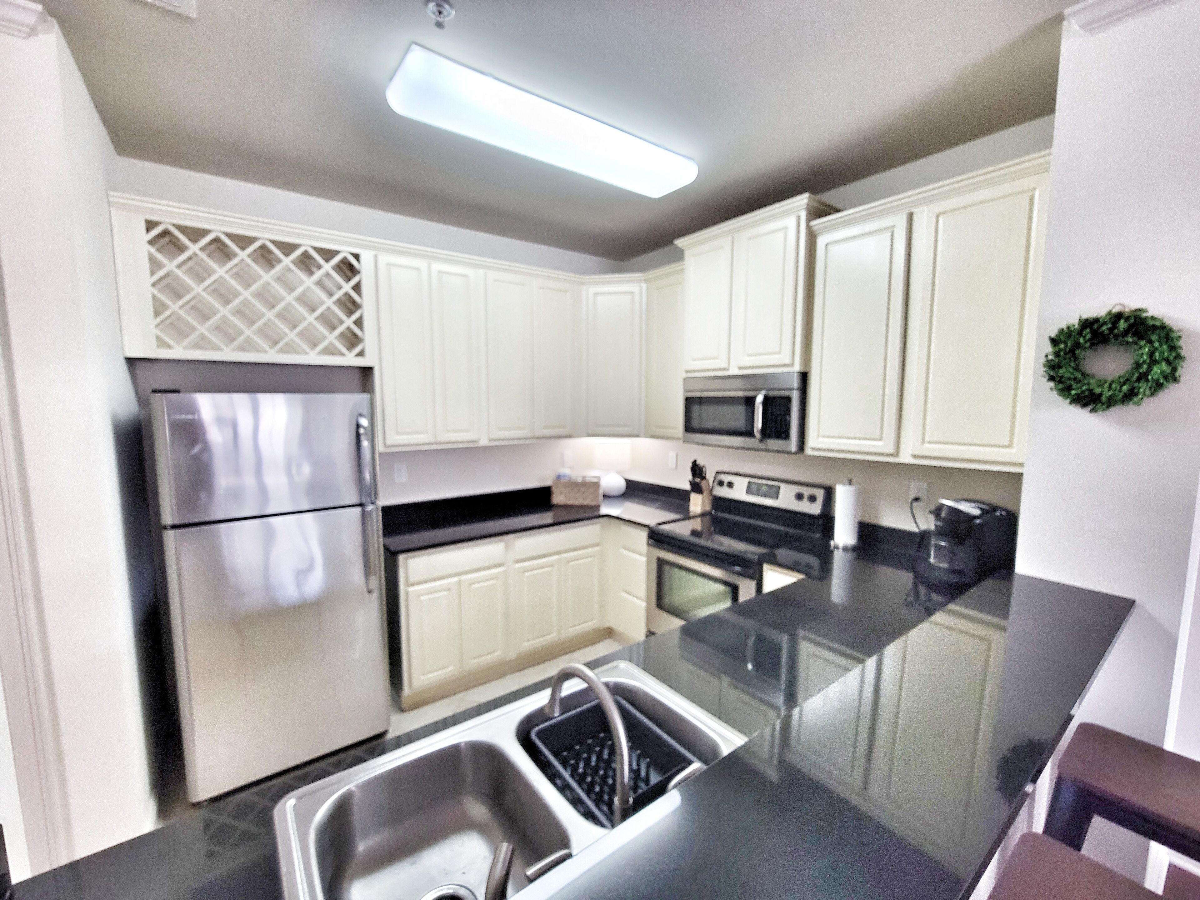 冰箱、微波炉、烤箱、炉灶