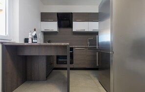 Fridge, oven, dishwasher, coffee/tea maker - Stunning apartment in Kustici, Novalja (Kustici, Novalja)